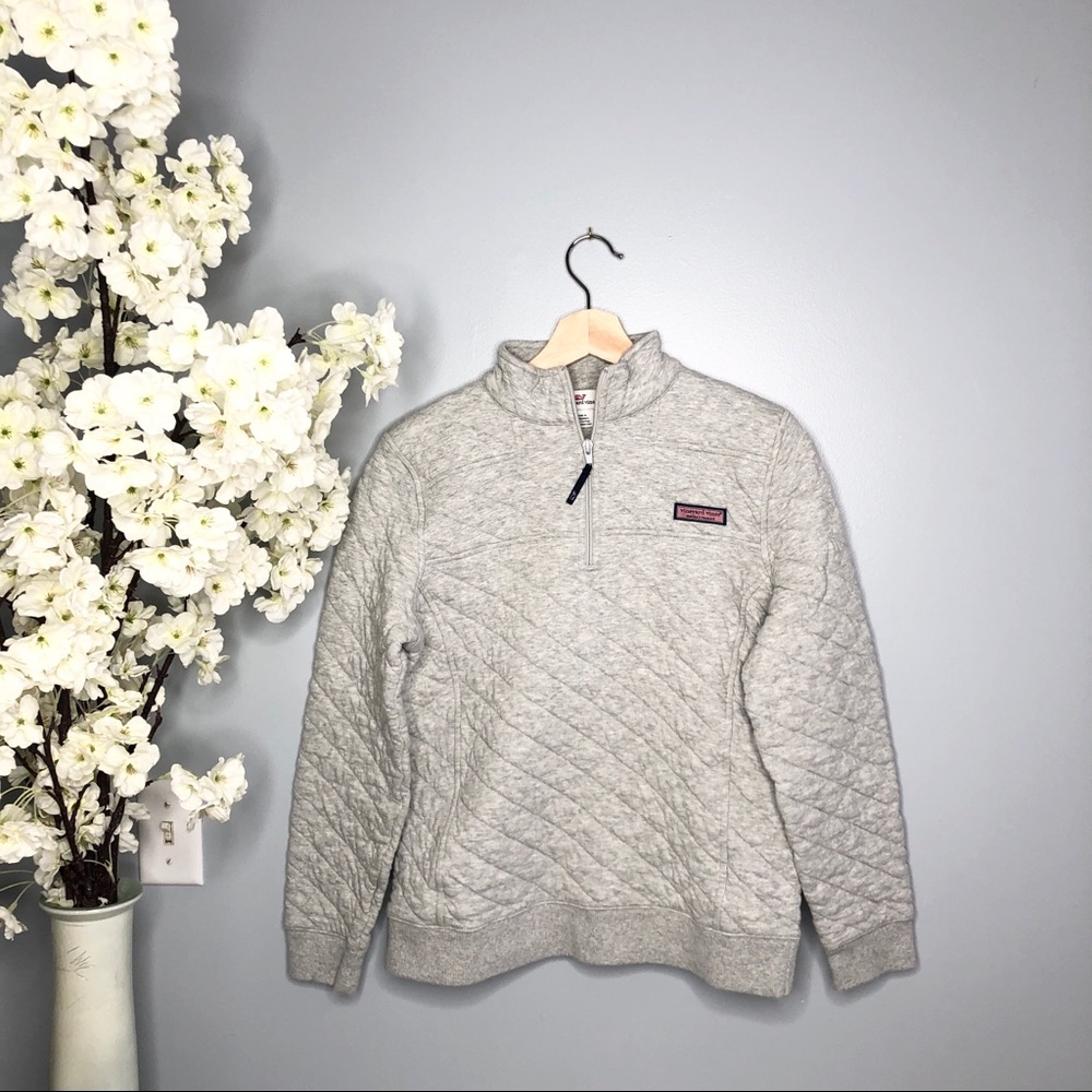 Grey quilted vineyard vines Sherpa quarter zip